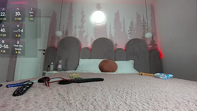 NolaDonovan online show from April 13, 2026, 6:23 pm