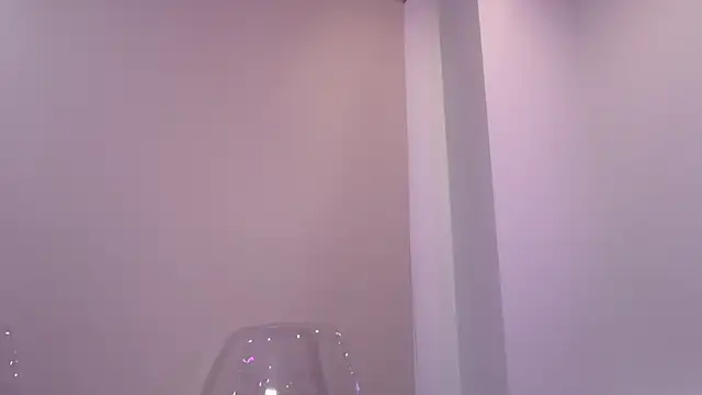 Snapshot of Polyvixennn chatting on April 3, 2026, 7:37 am Polyvixennn online show from April 3, 2026, 7:37 am