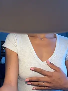 latinacaro- online show from May 10, 2026, 7:34 am