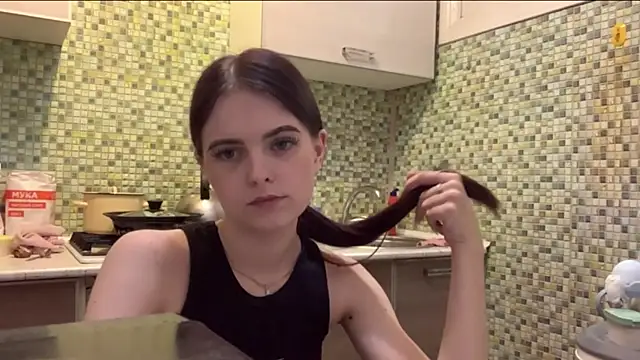 KikiAmino online show from April 15, 2026, 7:58 pm