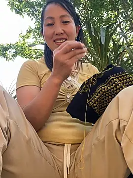 Huonglyna online show from April 9, 2026, 2:46 am