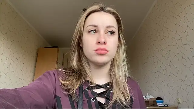 SpringSummers online show from April 18, 2026, 8:05 am