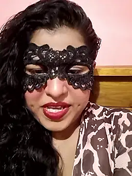 Maskedcurves online show from April 4, 2026, 5:58 am