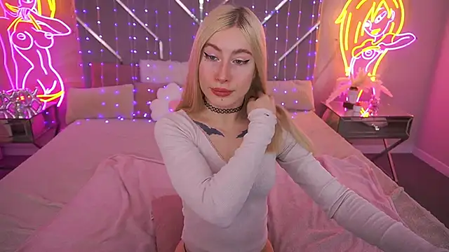 MelaniiePlay online show from June 3, 2026, 6:47 am