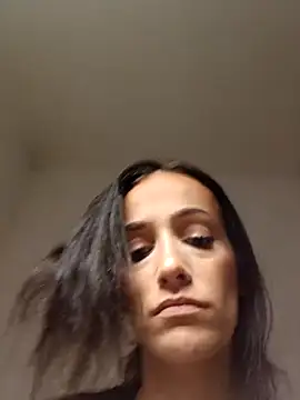 Lolaa92i online show from April 14, 2026, 11:59 am