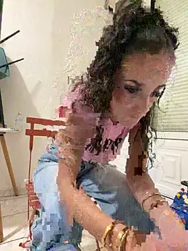 Lolaa92i online show from April 25, 2026, 7:44 pm