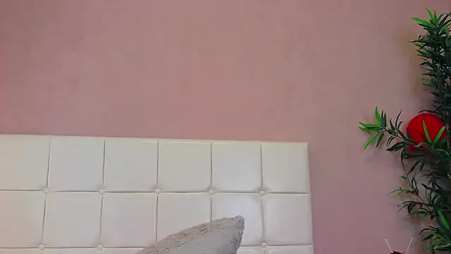 TracyCarys online show from April 11, 2026, 7:45 am