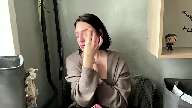 SinfulStarlight online show from April 17, 2026, 5:10 am