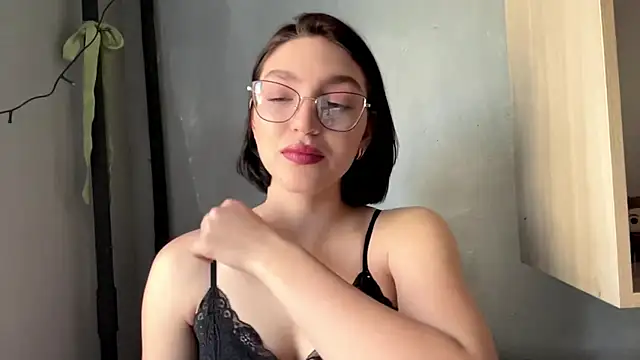 SinfulStarlight online show from April 4, 2026, 5:25 am