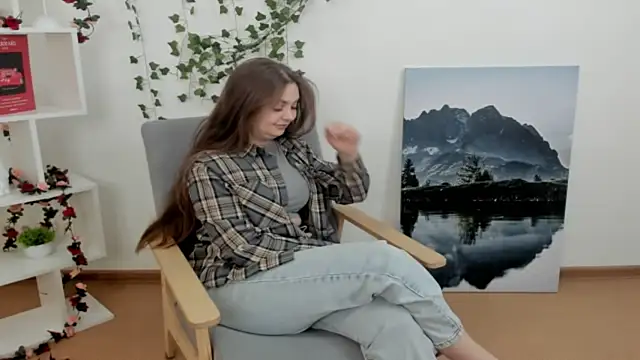 NorineMaw online show from April 4, 2026, 3:13 am