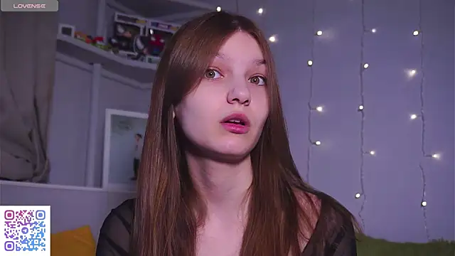 Snapshot of OpsieBoobsie chatting on April 15, 2026, 4:40 am OpsieBoobsie online show from April 15, 2026, 4:40 am