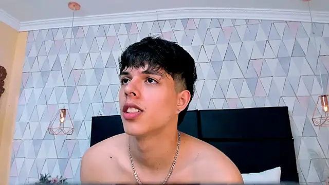 DamiaanXx online show from April 14, 2026, 12:21 pm