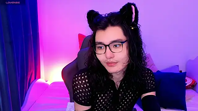 FormOverFear online show from April 12, 2026, 8:56 pm