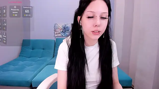 SugarBunny18 online show from April 5, 2026, 1:45 am