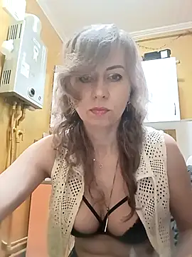 TaynaSecret online show from April 15, 2026, 8:20 pm