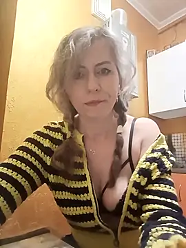 TaynaSecret online show from April 6, 2026, 8:43 pm