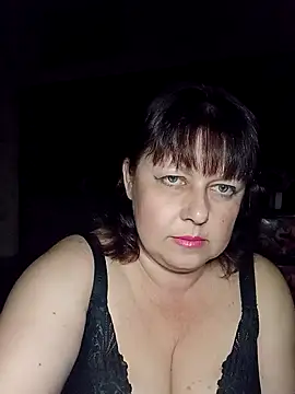 Snapshot of AuroKaria chatting on April 15, 2026, 6:12 pm AuroKaria online show from April 15, 2026, 6:12 pm