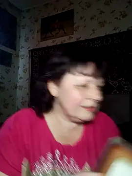 Snapshot of AuroKaria chatting on April 6, 2026, 12:28 pm AuroKaria online show from April 6, 2026, 12:28 pm