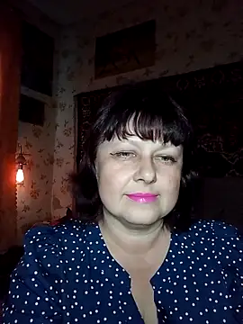 Snapshot of AuroKaria chatting on April 13, 2026, 3:27 pm AuroKaria online show from April 13, 2026, 3:27 pm