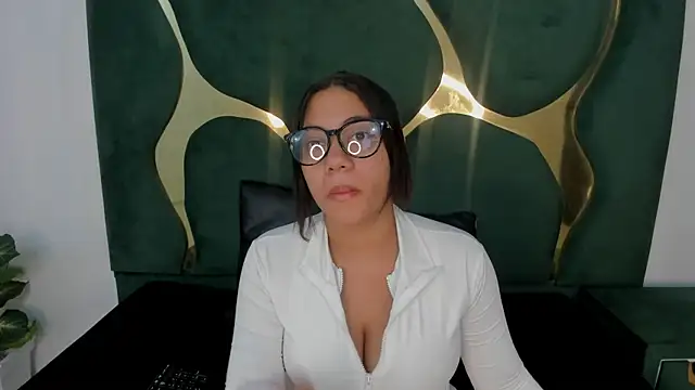 Daphne cuteht online show from June 18, 2026, 8:14 pm