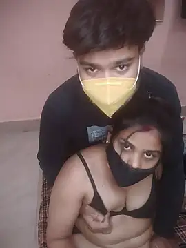 Snapshot of SURAJSAVITA chatting on April 8, 2026, 8:27 am SURAJSAVITA online show from April 8, 2026, 8:27 am