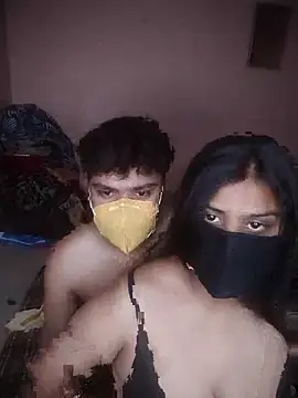 Snapshot of SURAJSAVITA chatting on April 5, 2026, 8:32 am SURAJSAVITA online show from April 5, 2026, 8:32 am