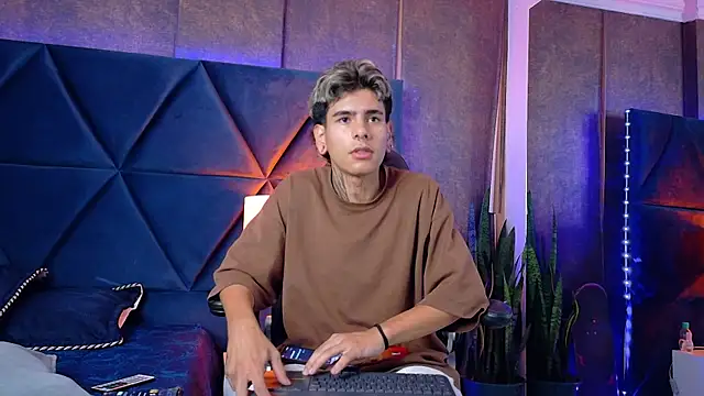 Bel Sebu online show from April 15, 2026, 9:48 pm