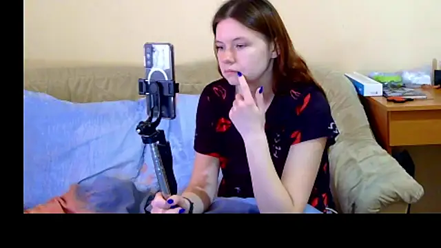 Snapshot of JessicaHolland1 chatting on April 7, 2026, 6:37 am JessicaHolland1 online show from April 7, 2026, 6:37 am