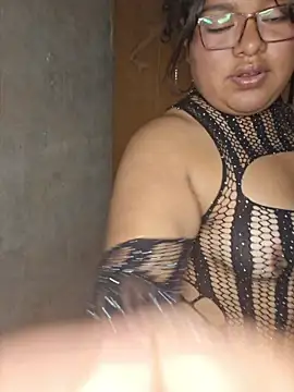 Curlysexy22 online show from June 8, 2026, 9:37 pm