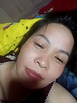 Snapshot of -Luni- chatting on July 16, 2026, 3:09 pm -Luni- online show from July 16, 2026, 3:09 pm