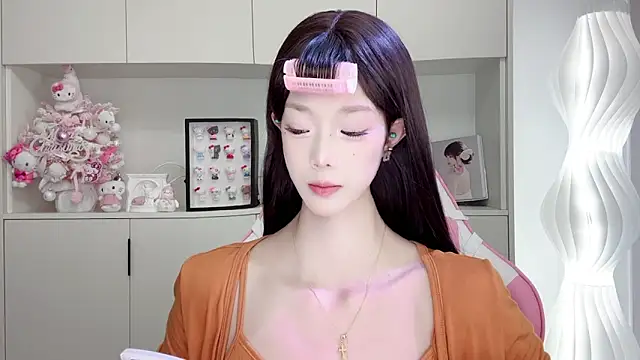 -Moonshine online show from April 17, 2026, 10:29 am