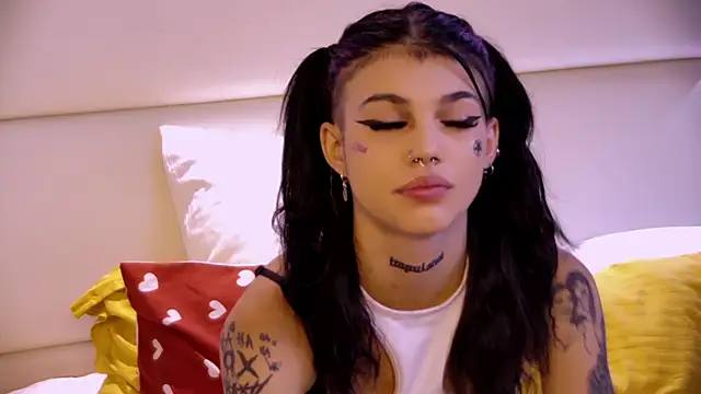 YasminnStorm online show from May 26, 2026, 4:10 am