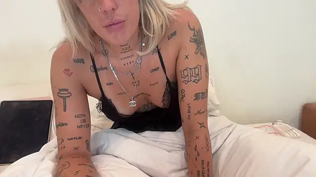 Snapshot of jesswilde_xo chatting on May 19, 2026, 7:59 am jesswilde xo online show from May 19, 2026, 7:59 am