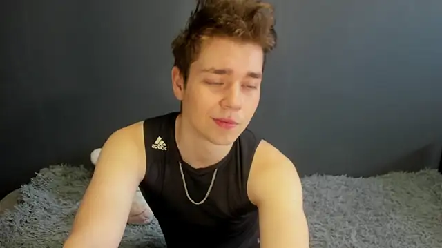 zeriax online show from April 13, 2026, 2:48 am