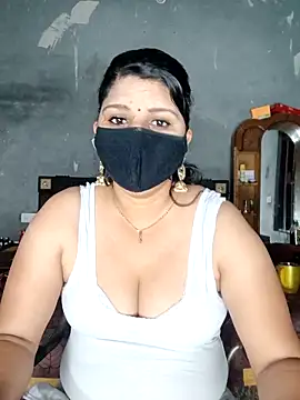 Riyashrma001 online show from April 11, 2026, 5:27 pm