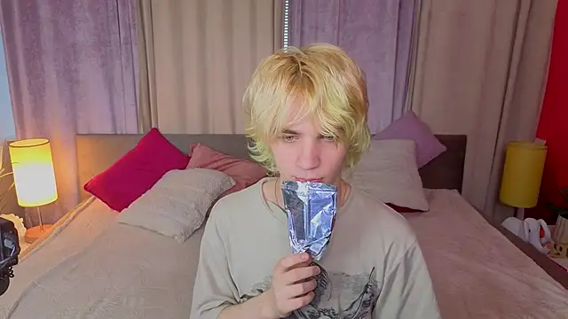 JameMilann online show from April 11, 2026, 7:45 am