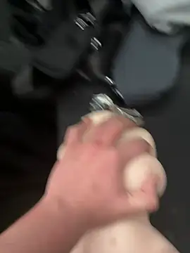 ptitcoquin9087 online show from April 13, 2026, 12:42 pm