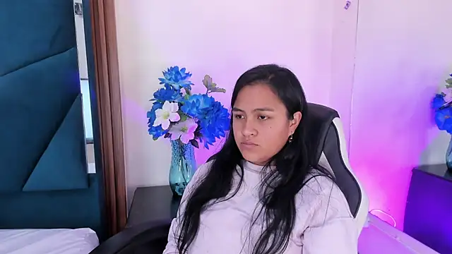 Snapshot of AprilMiiller chatting on May 28, 2026, 1:39 pm AprilMiiller online show from May 28, 2026, 1:39 pm