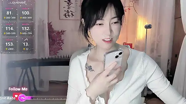 noomi-1111 online show from May 14, 2026, 5:48 am