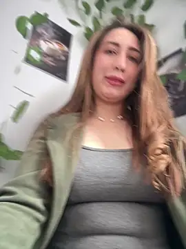 Snapshot of suzy-111 chatting on April 12, 2026, 4:32 pm suzy-111 online show from April 12, 2026, 4:32 pm