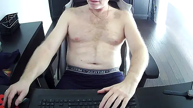 Snapshot of Shalun2000 chatting on April 14, 2026, 10:15 pm Shalun2000 online show from April 14, 2026, 10:15 pm