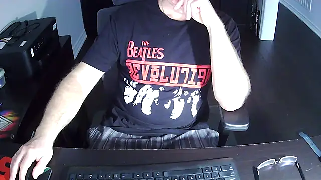 Snapshot of Shalun2000 chatting on April 12, 2026, 1:03 pm Shalun2000 online show from April 12, 2026, 1:03 pm