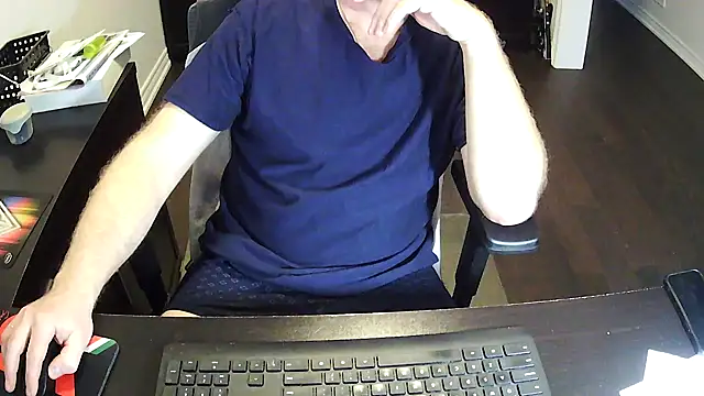 Snapshot of Shalun2000 chatting on May 13, 2026, 11:34 pm Shalun2000 online show from May 13, 2026, 11:34 pm