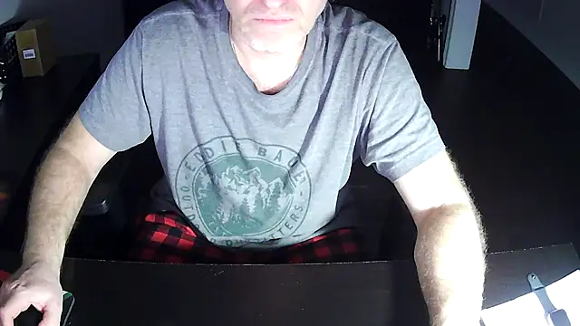 Snapshot of Shalun2000 chatting on April 9, 2026, 12:45 am Shalun2000 online show from April 9, 2026, 12:45 am