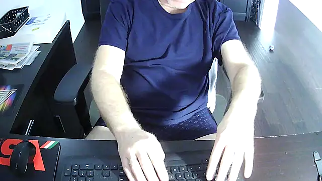 Snapshot of Shalun2000 chatting on April 20, 2026, 10:00 pm Shalun2000 online show from April 20, 2026, 10:00 pm