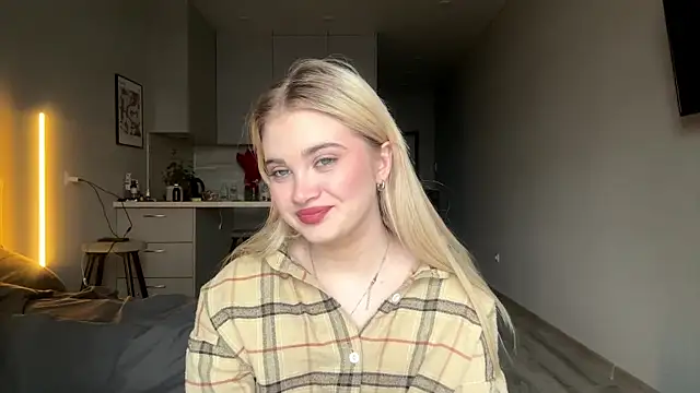Snapshot of kirtova_ chatting on April 19, 2026, 12:06 pm kirtova online show from April 19, 2026, 12:06 pm