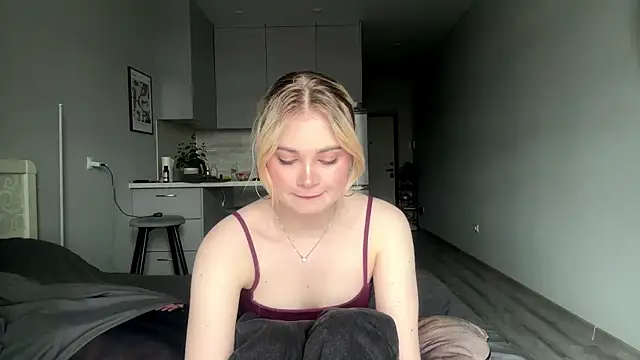 Snapshot of kirtova_ chatting on April 28, 2026, 11:25 am kirtova online show from April 28, 2026, 11:25 am