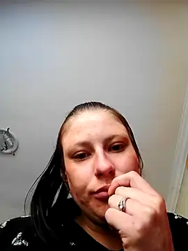 Snapshot of Hildaqii chatting on May 25, 2026, 1:21 pm Hildaqii online show from May 25, 2026, 1:21 pm