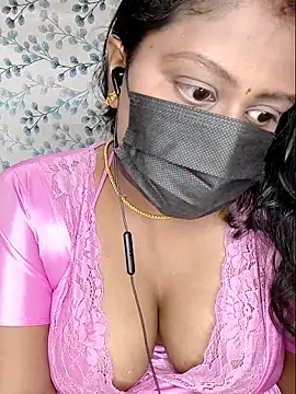 Romantic Woman online show from April 15, 2026, 8:09 pm