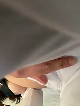 Snapshot of Abi_Jtg chatting on April 7, 2026, 6:43 pm Abi Jtg online show from April 7, 2026, 6:43 pm